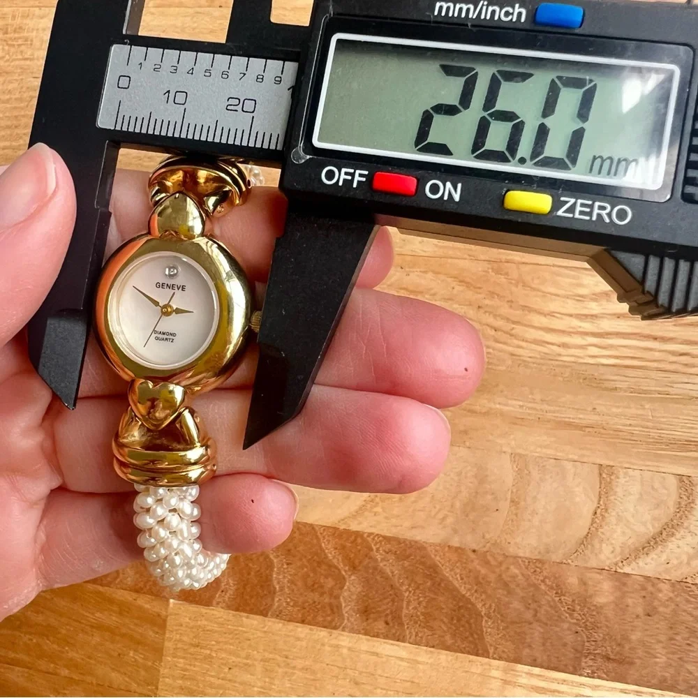 Geneve ladies Diamond gold tone pearls and hearts bracelet watch NEW BATTERY